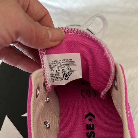 Converse - Picture 3 of 5